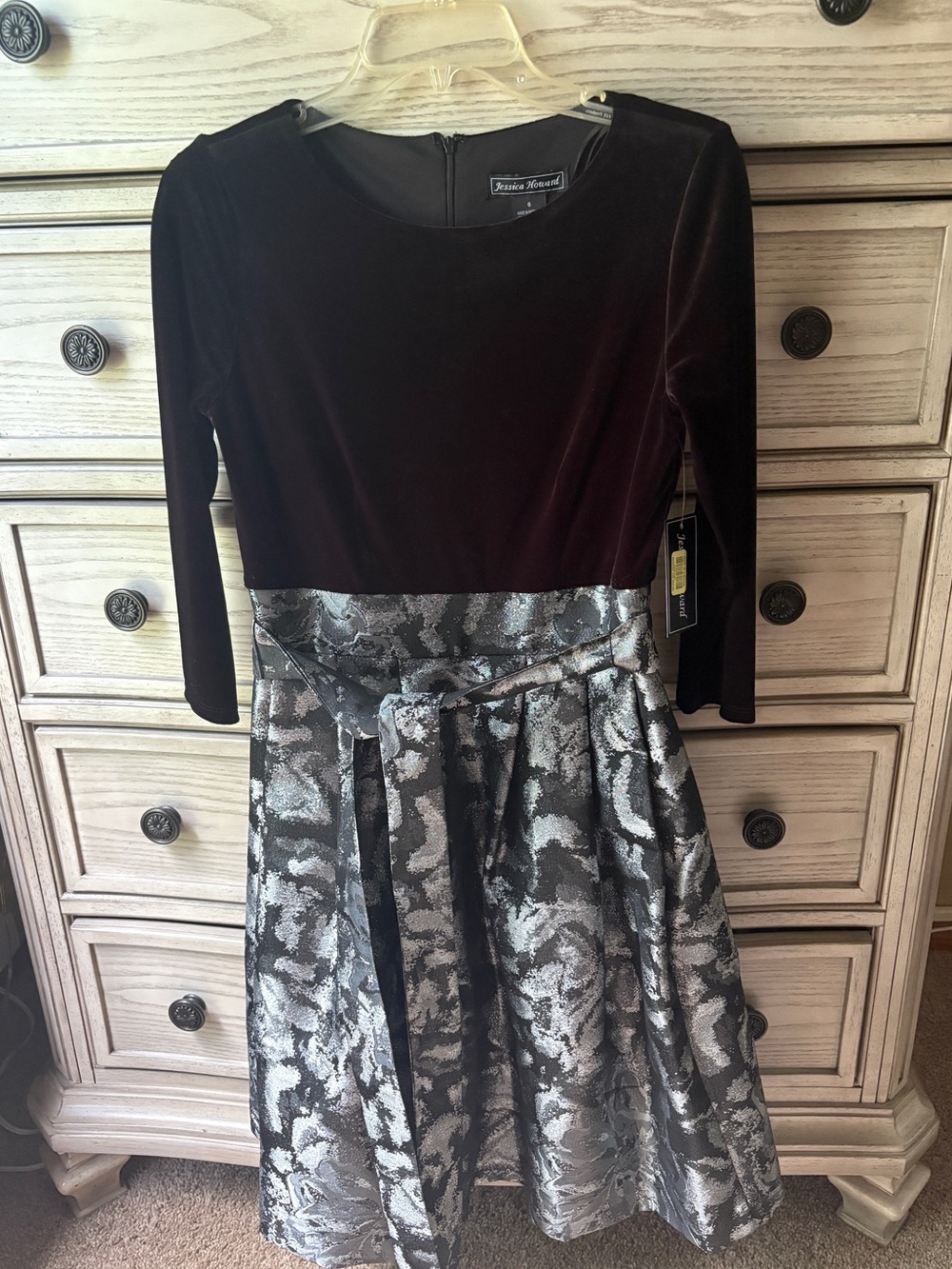 Black Velvet Silver Jacquard Belted Fit & Flare Dress Size 6 NWT Party Cocktail
